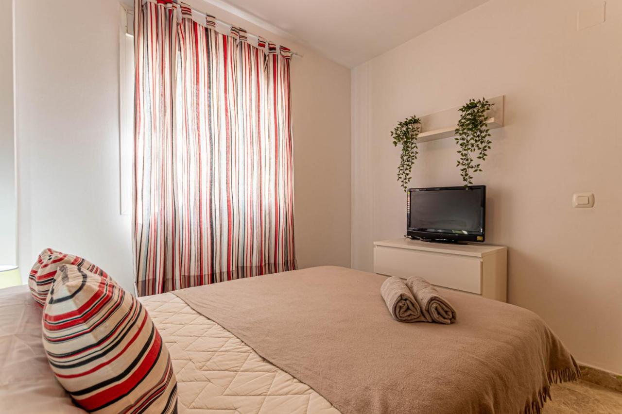 797 Holiday Rentals- Duplex Para 7 En La Carihuela A 1 Min De La Playa Torremolinos Exteriér fotografie